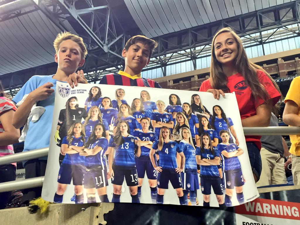 USWNT's tweet photo. We're here, the fans are here. Let's get this public training started, #Detroit! 🇺🇸👊⚽️ Come say hi! #VictoryTour http://t.co/R5GZC2JeRl