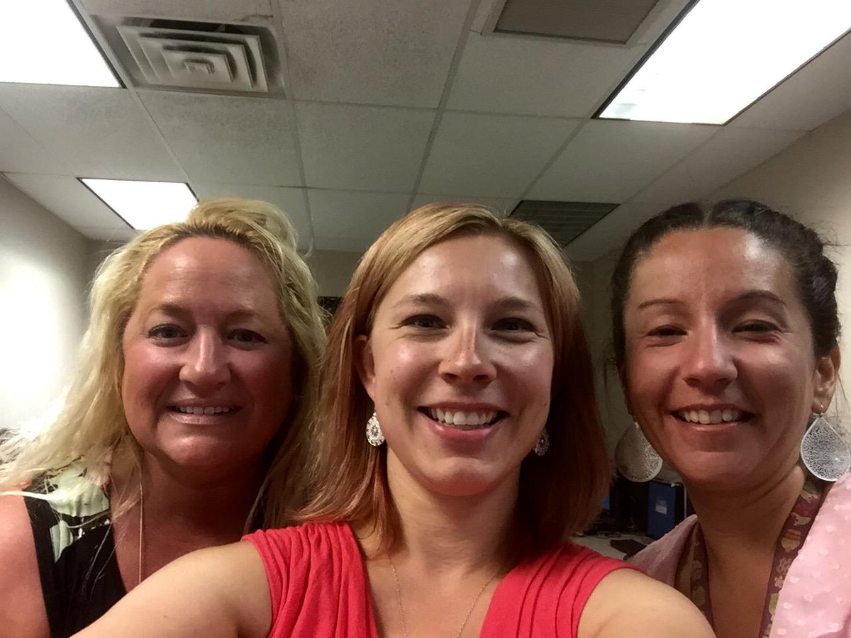 SNavinHSD's tweet photo. @sschumacherHSD @ThurkCrystalhsd 

Van Brunt Twitter challenge with colleagues#HSDPLN http://t.co/CEHMXiyVd6