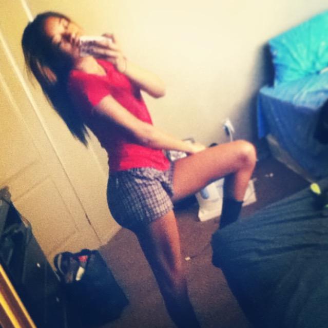 _caramelfrap's tweet photo. B4 I wanted to be a chicken head #GotCrop #hangtime ππ http://t.co/2ycM60o5UB