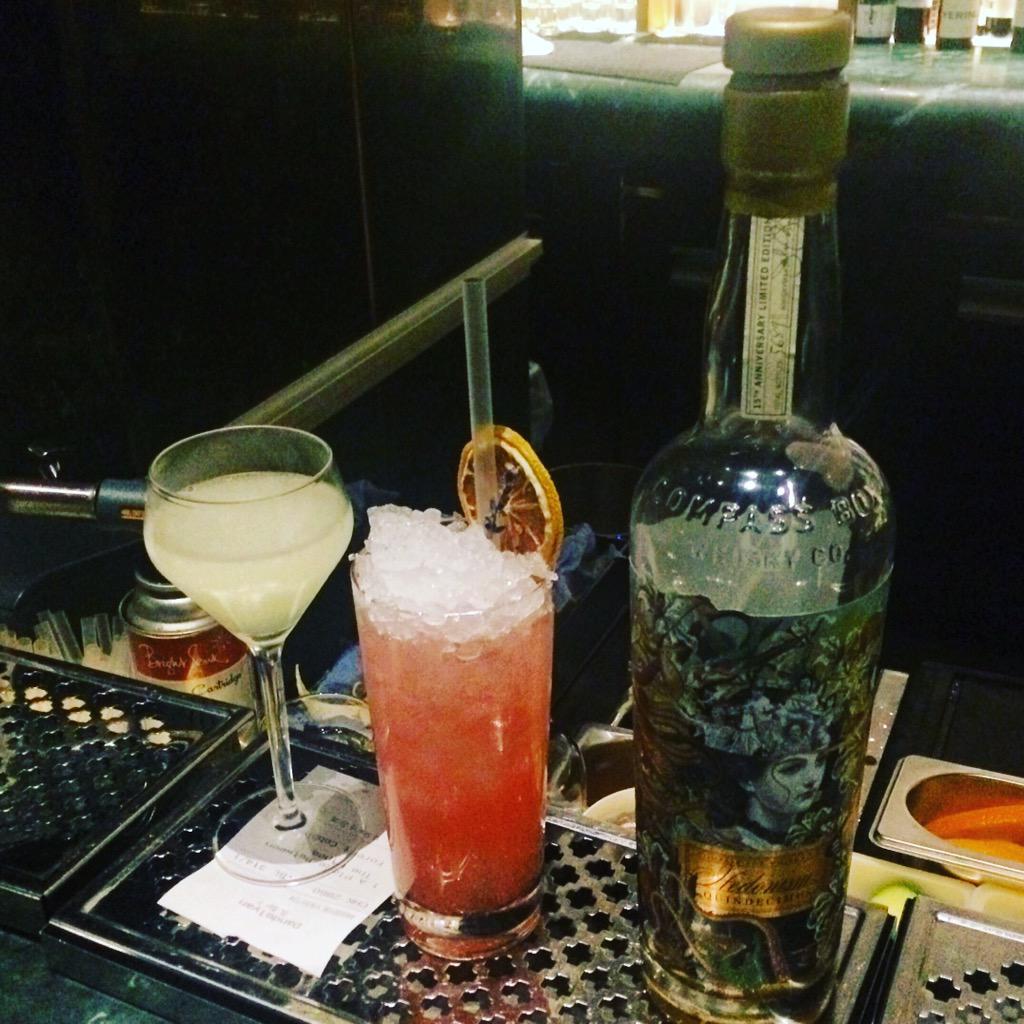 HVBWhisky's tweet photo. Mirror, mirror on the wall, who's the fairest 1 of all? @CompassBox #ltdrelease #blended #grain #whisky @DandeLyan http://t.co/El0rpHSY7p