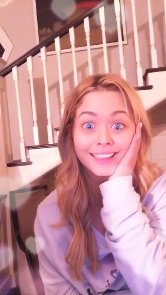 bestsashpics's tweet photo. CUTEST HUMAN EVER http://t.co/1TKRj8yxK8