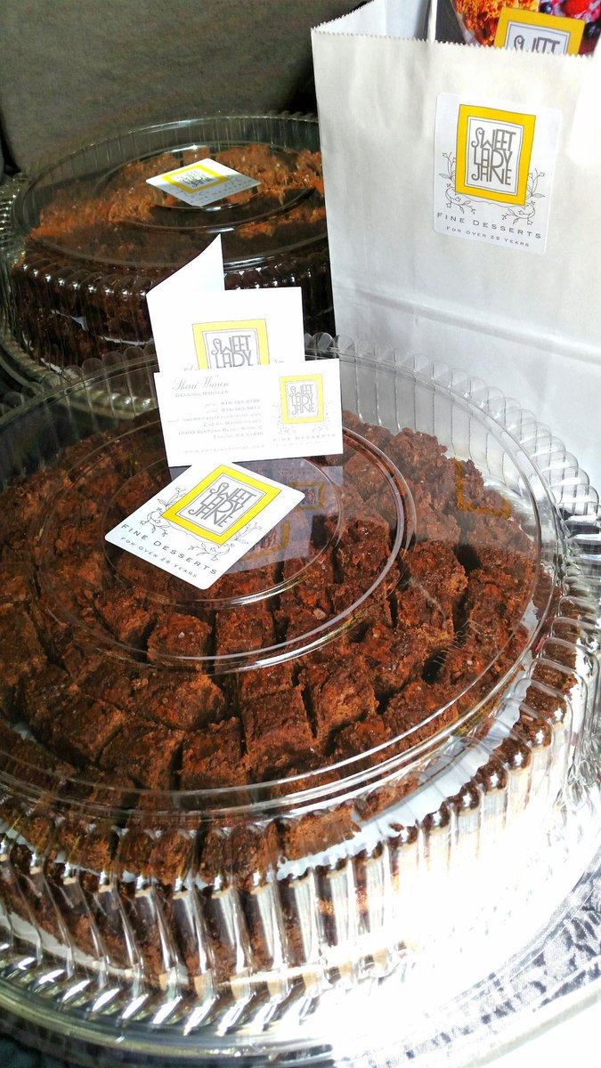 ICONProduct's tweet photo. Thanks to @sljbakery for the delicious sea salt brownies for tonight's "Cocktails for A Cause" #BeerForBoobies http://t.co/JQTFpu0hmH