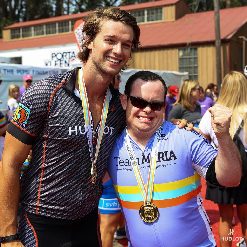 PatrickSchwarBR's tweet photo. @PSchwarzenegger esteve em um incrível passei no Castelo Hearst ontem. http://t.co/buIKMJbYqv