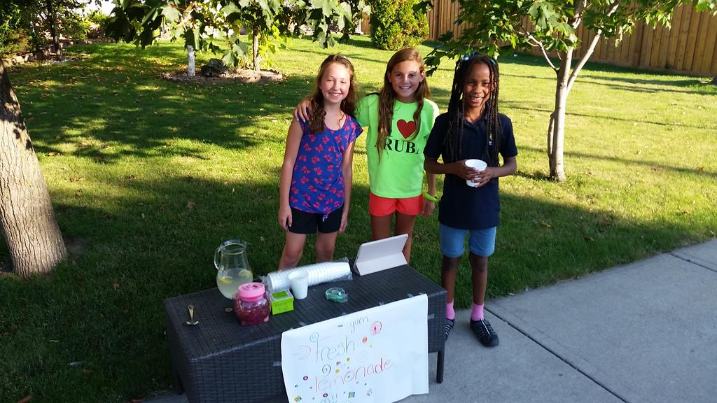 PurpleRedPR's tweet photo. Had to stop and support these lovely young ladies with their lemonade stand #entrepreneurs #leaders #thefuture http://t.co/izhnGezXHK