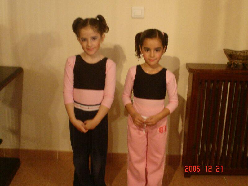 MartinPortu's tweet photo. Las coletas ,los pantalones de sfera y pintadas como puertas eran la clave en esos dias jaj @nataliadcerro 21/12/2005 http://t.co/CWKNqBZVv5
