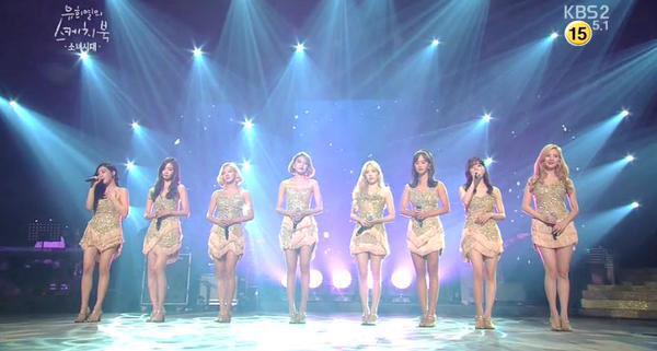 Netizen_SNSD_9's tweet photo. ترجمة التعليقات على : اداء سنسد في برنامج Sketchbook وغناء تيفاني لاغنيتها Bitter sweet and crazy http://t.co/bDNwXJQeoH
