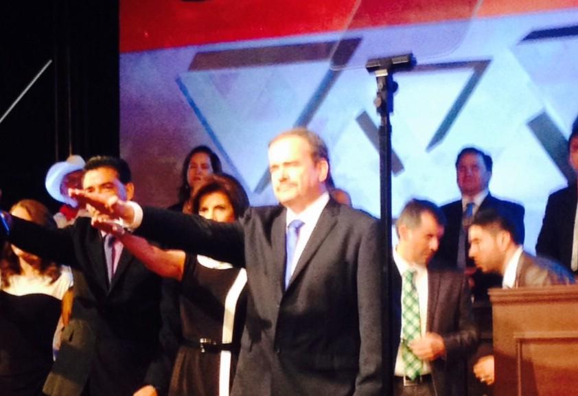 Mi reconocimiento a <a href="/DoctorSilvaVela/">Dr Raúl Silva Vela</a> por hacer historia al asumir el cargo como el primer alcalde panista de Navojoa.