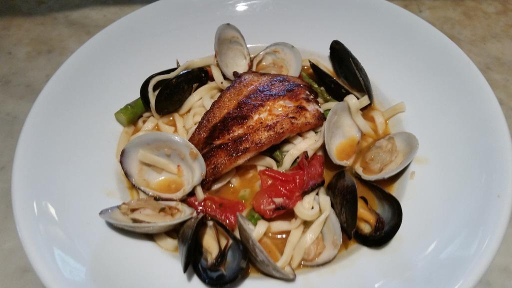 CoastATL1's tweet photo. Special tonight Blackened Grouper, mussels &amp; clams, tagliatelle pasta, toms, asp w/ Chipotle citrus broth. http://t.co/rhVpxGU5OL