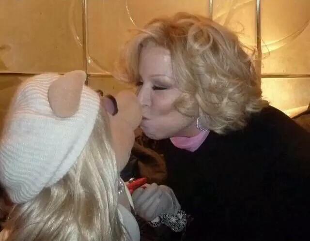 zoebishop1977's tweet photo. @BetteMidler #adoableπππ http://t.co/d23tQS6XGy
