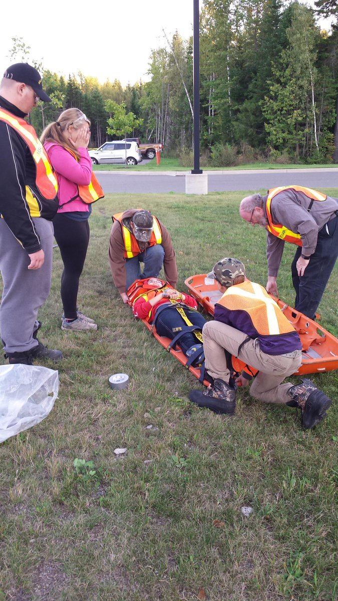 130SeaCadets's tweet photo. With @YorkSunburySAR in joint training exercise. @AtlCadets  #fredericton #cadets http://t.co/COdeRYC2Qo