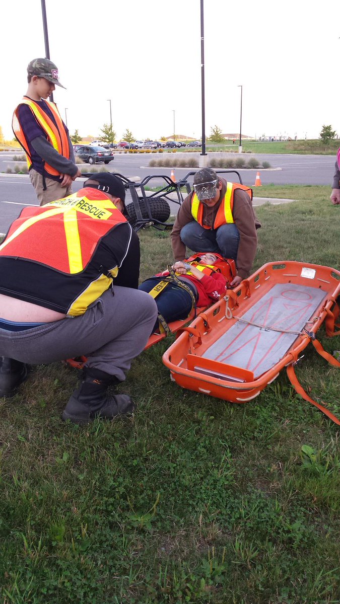 130SeaCadets's tweet photo. With @YorkSunburySAR in joint training exercise. @AtlCadets  #fredericton #cadets http://t.co/COdeRYC2Qo