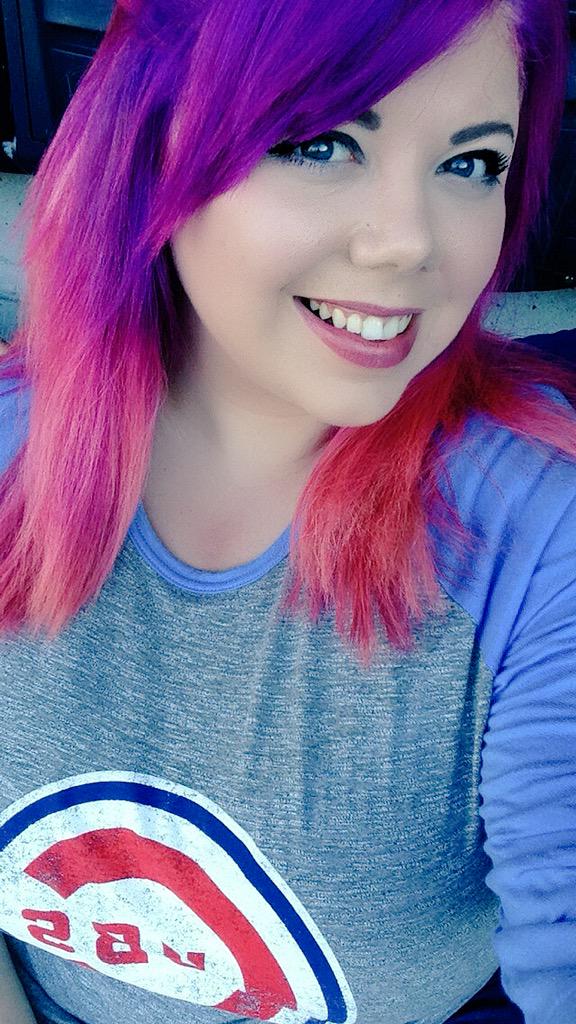 AwkwardENFJ's tweet photo. .@Cubs let's beat those Bucs! #GoCubsGo #CubsSelfie http://t.co/gywGDIItFJ