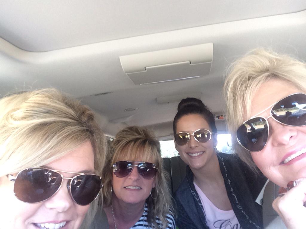 aliciahartley88's tweet image. Road trip #rfconvention2015  #harttoheartteam