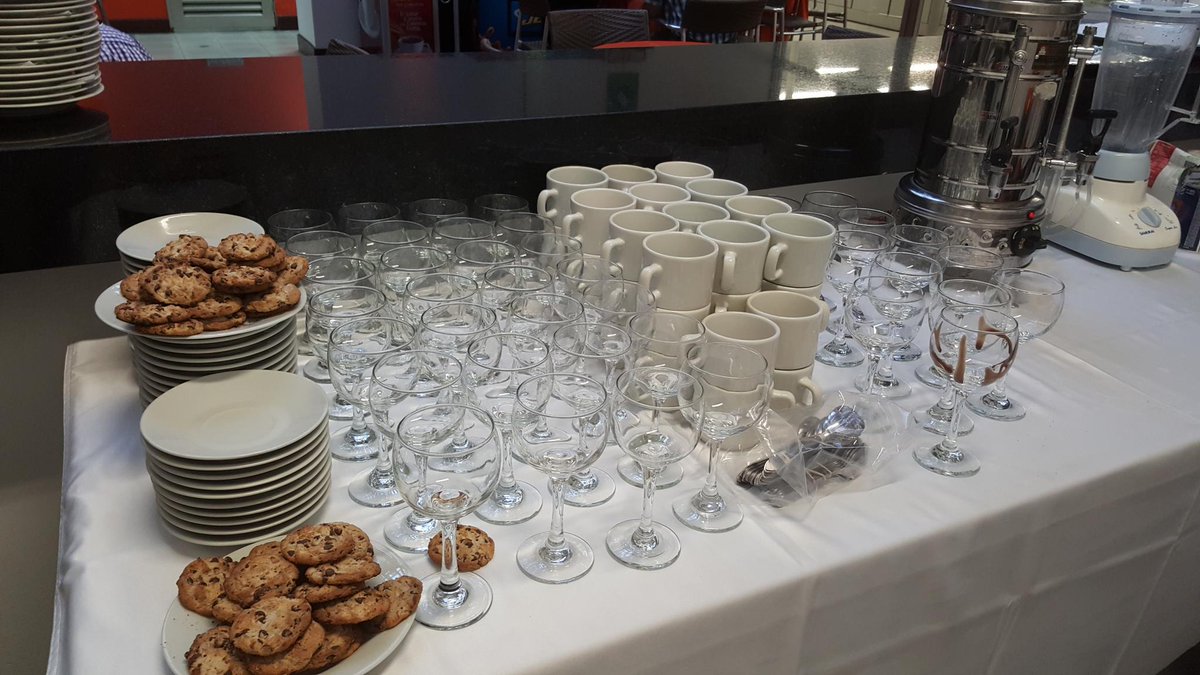 Parque_E's tweet photo. Compartiremos experiencias adquiridas en el camino del #Emprendimiento. En minutos iniciará #BlindCoffee en @Parque_E http://t.co/ELLkUY2P1Q