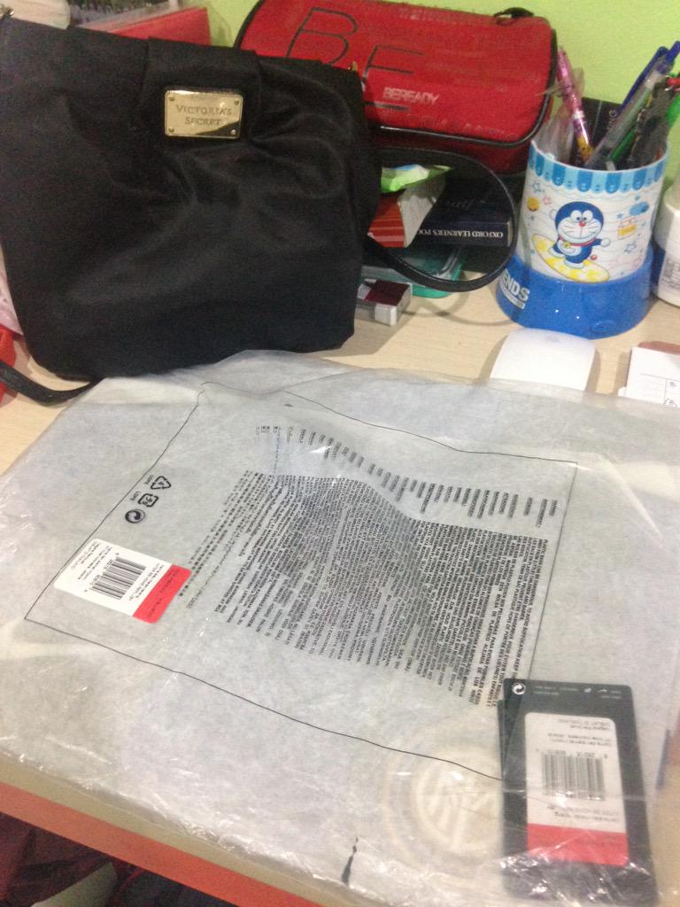 enditarahma's tweet photo. @_SoccerBloopers kak barangnya ud sampe nich.. makasih ya;D http://t.co/crpwDJjJpA