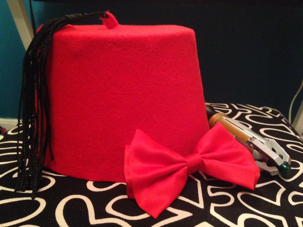 MeShellEckert's tweet photo. The essentials for tomorrow #DoctorWhoNYCPremiere #11ismydoctor #bowtiesarestillcool @DoctorWho_BBCA @bbcdoctorwho http://t.co/zm9XYZIm95