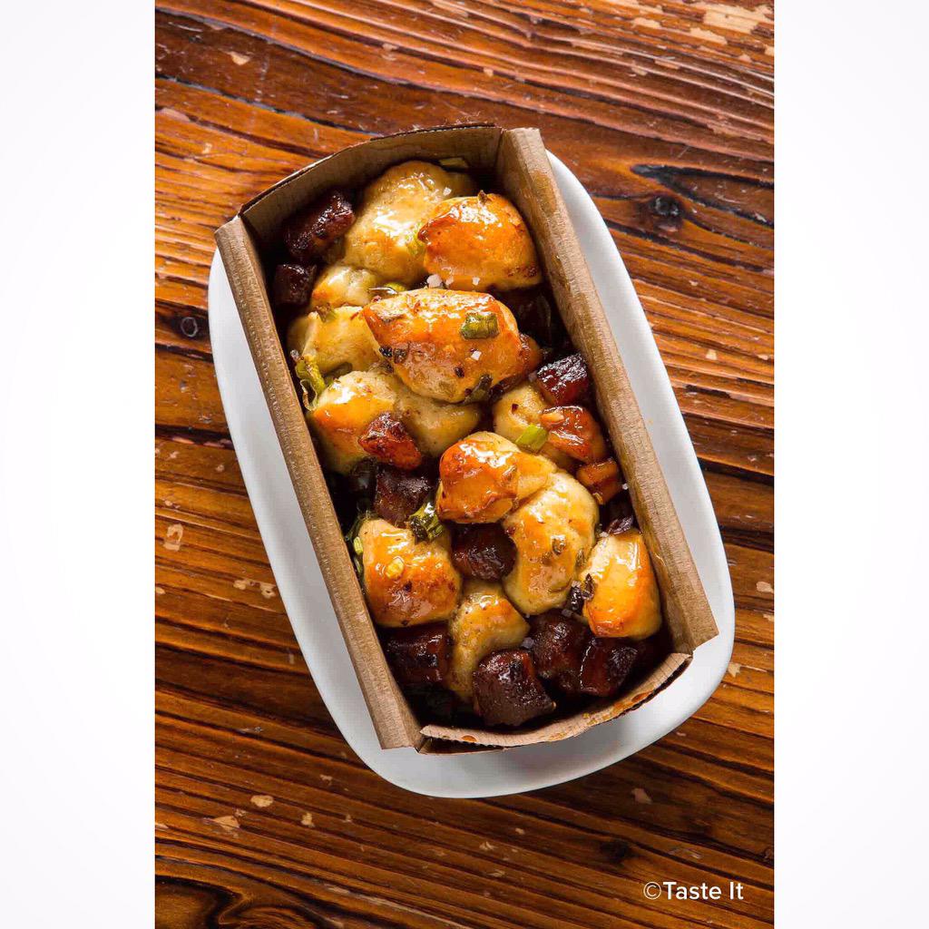 tasteitapp's tweet photo. BBQ Pork Monkey Bread from @revelseattle #seattlerestaurants #seattleeats http://t.co/JkypBqzL7k