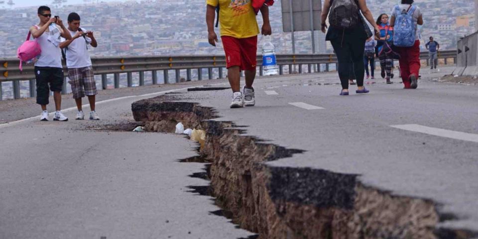 BUPardeeSchool's tweet photo. #StaySafeChile.
Possibly 8.3 scale #Earthquake hits #Chile. #Tsunami alert. No casualties reported.
#StaySafeChile. http://t.co/2Im3XeHN8C