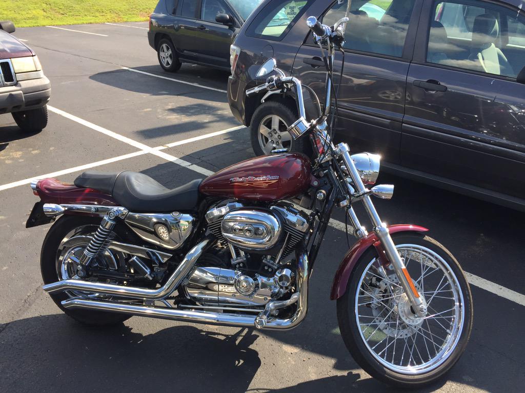 TheJonnyBe's tweet photo. Taking advantage of some sunshine. Time to ride... http://t.co/crUt6vKMmX