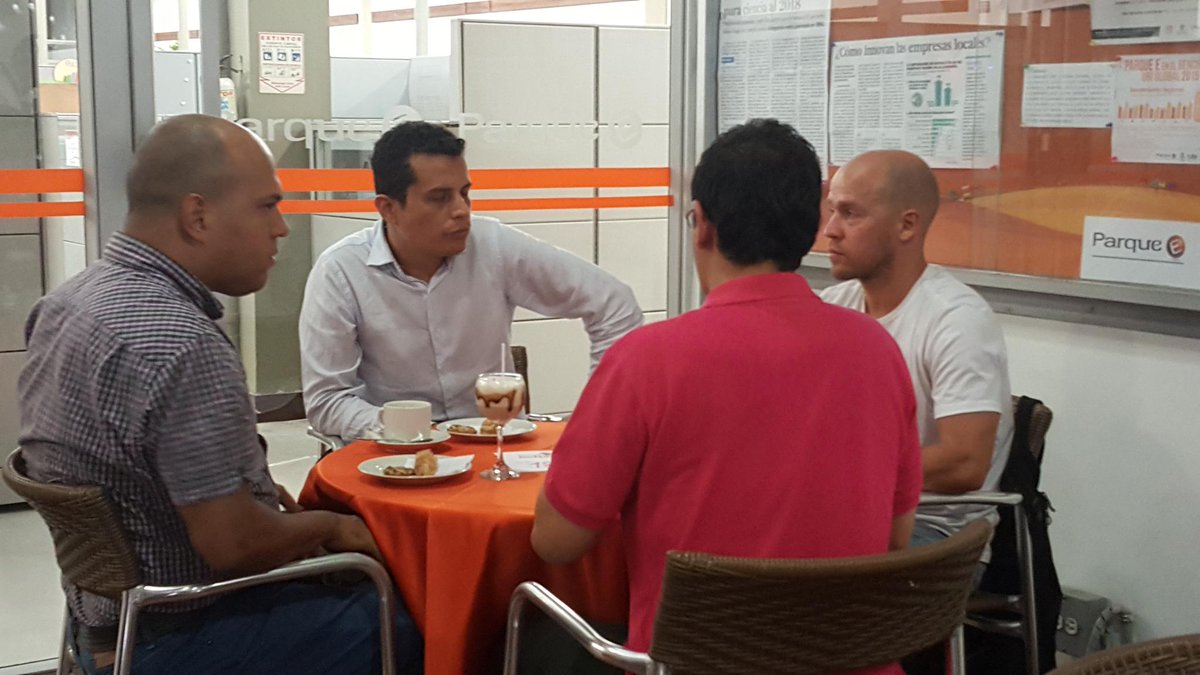Parque_E's tweet photo. Compartir un buen café y conversar. Así nos conocemos en este networking #BlindCoffee @Parque_E http://t.co/nYtO1WfMiZ