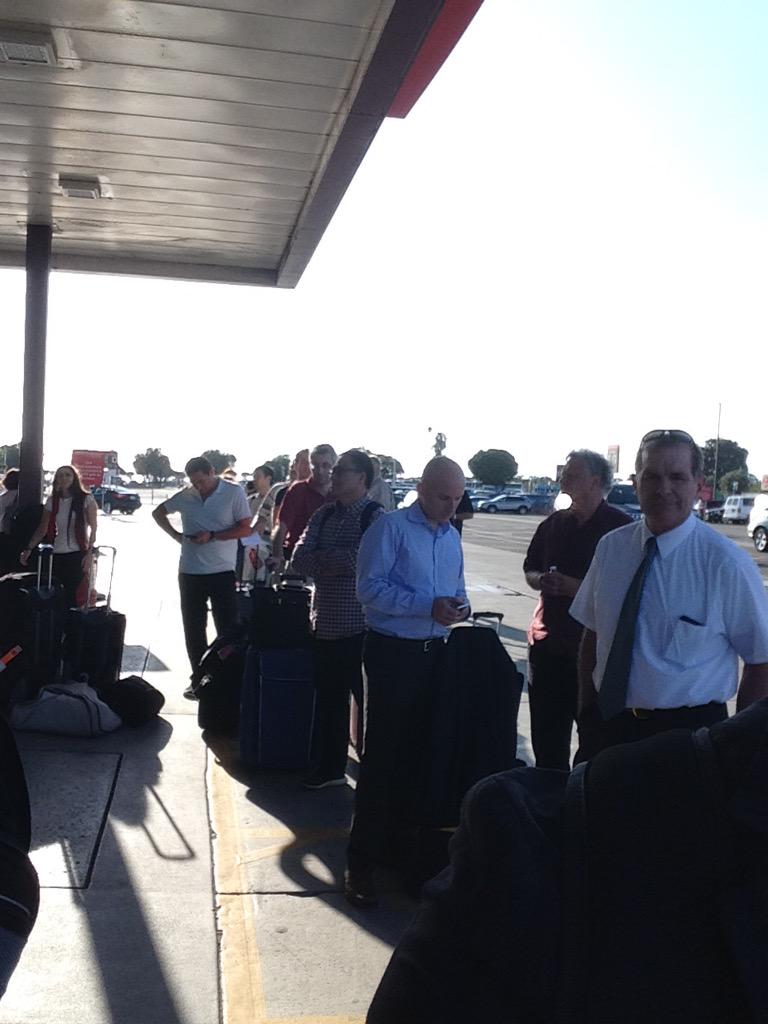 jtonthat's tweet photo. Does #Avis need an #EMC IT Transformation Workshop to help their IT issues...? Long lines at LAX preferred center! http://t.co/4VbFQyftug