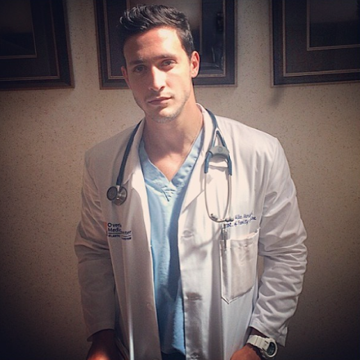 elii_ml's tweet photo. Sigo con gripa 😷 creo que necesito ir al doctor #PerfectaExcusa http://t.co/4eMKfHWUrb