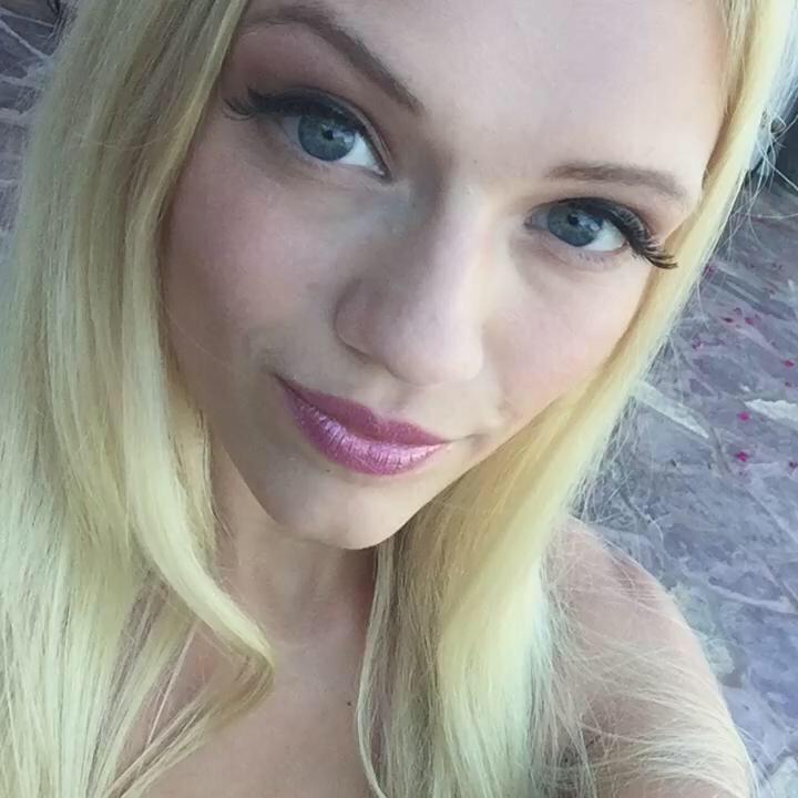 Ana Murad (@anamuradxo) on Twitter photo 