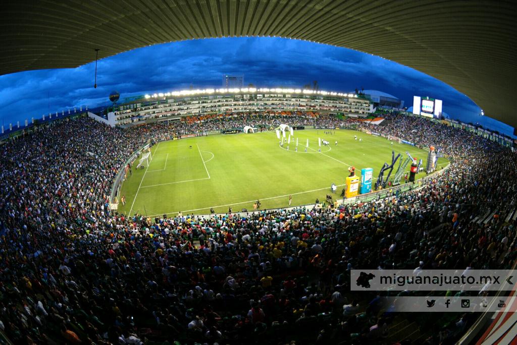MiGuanajuato's tweet photo. Lleno y espectacular. #León #Guanajuato @clubleonfc @bonitoleongto http://t.co/pJgxf42Eun