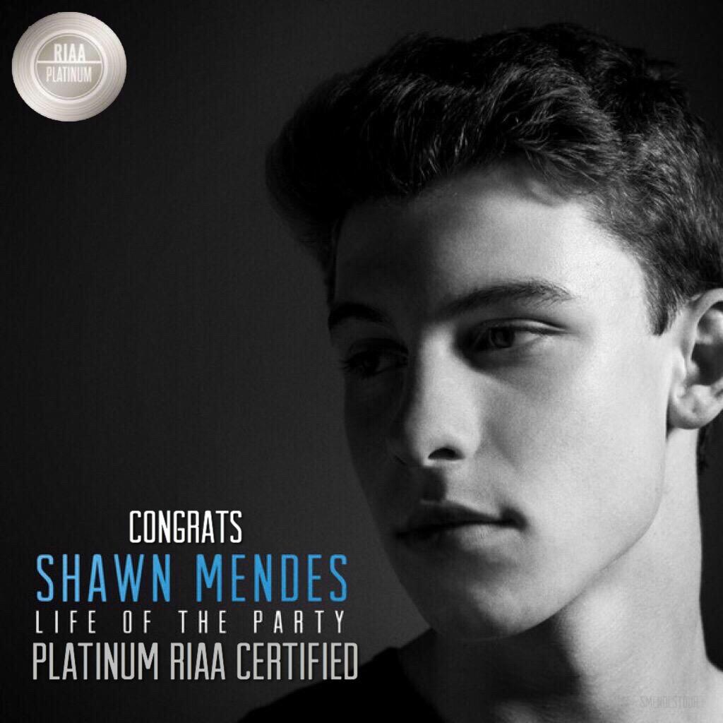 SMendesTour's tweet photo. Congrats @ShawnMendes on two @RIAA certified Platinum singles! http://t.co/g5QQTHiIWp