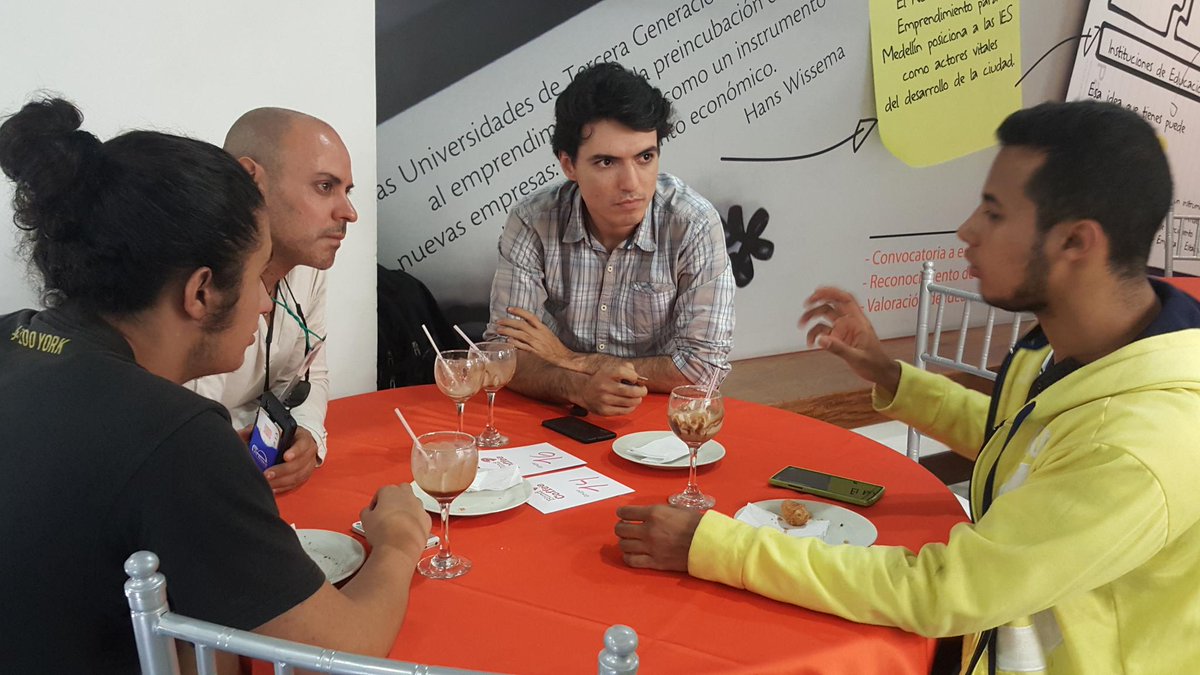 Parque_E's tweet photo. Dllo iOS, Android, Tendencias Tech, Marketing Digital y Desarrollo de Negocios son temas de conversación #BlindCoffee http://t.co/o1OieYYDc9