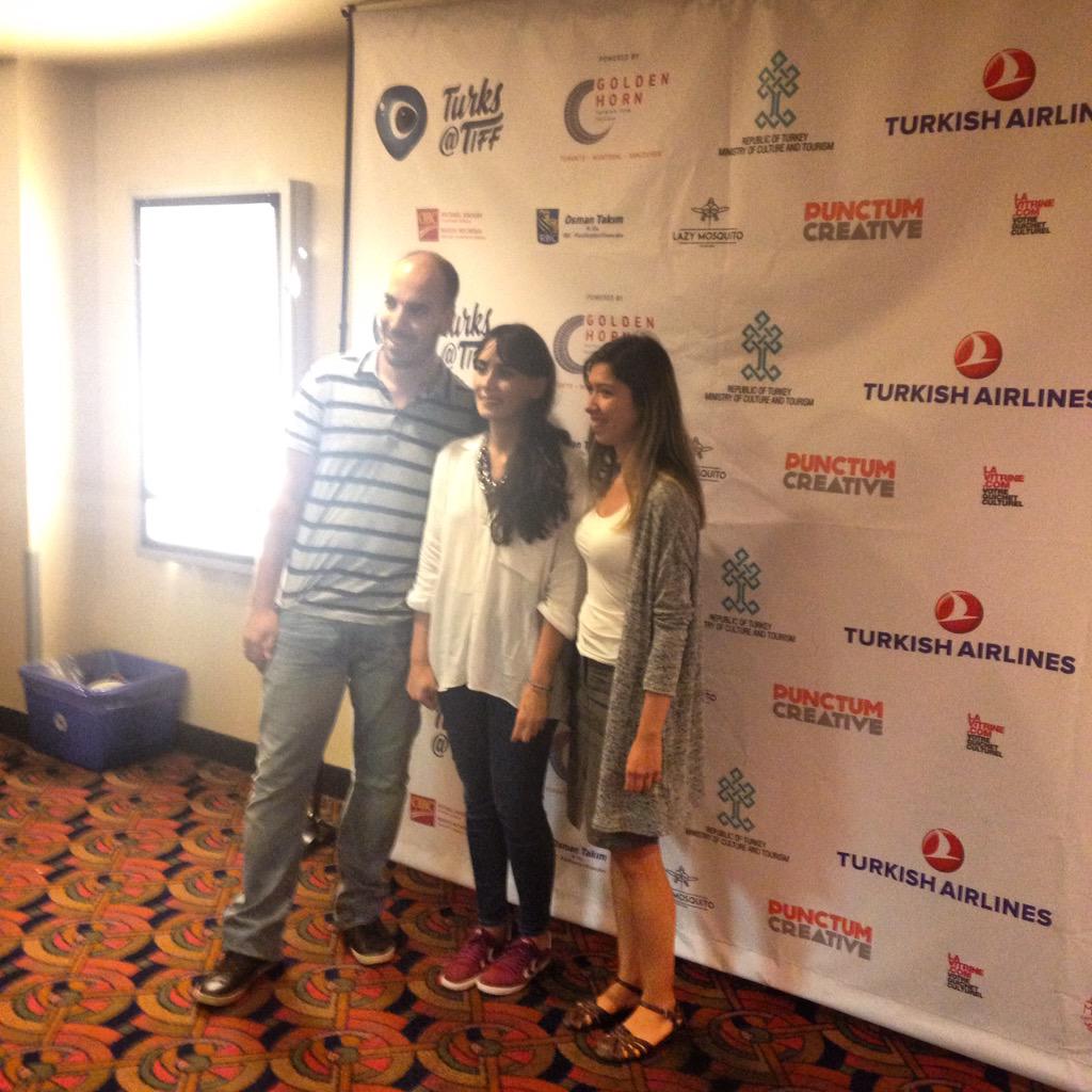 .<a href="/BVarBYok/">BirVarmış BirYokmuş</a> star Melisa Sozen posing with fans at @MarketSquareCin. #turksattiff