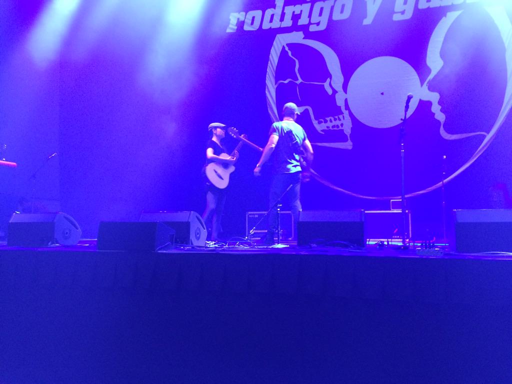 erick_dex's tweet photo. #soundcheck #rodrigoygabriela @rodgab #sanfrancisco #masonic #10thconcert #9DA http://t.co/jY8Xvqf0Jm