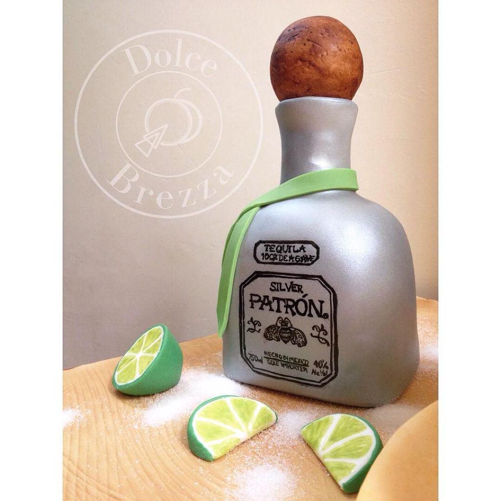 dolce_brezza's tweet photo. Tequila!! #IndependenciaMexicana #mexico #mexicanindependence #mexicanindependenceday #tacada #fiestamexicana #somb… http://t.co/szOwmCcy95