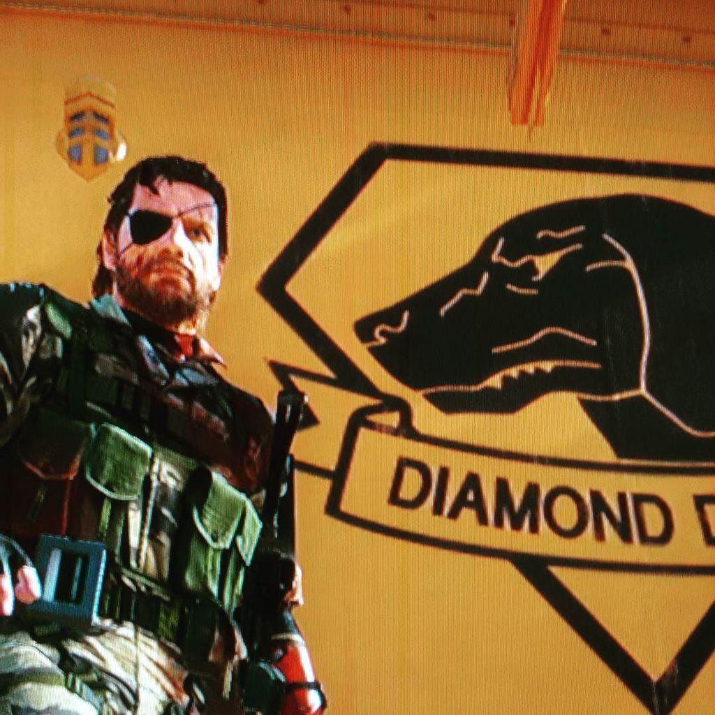 Pogo8bit's tweet image. Acá un rato con los compas en #motherbase #metalgear #metalgearsolidv #kojima #snake #play… ift.tt/1LzdWpi