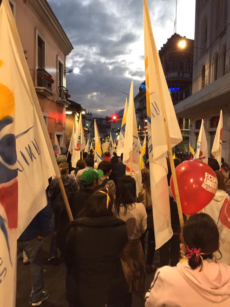 avaldiviesoanda's tweet image. Quito se ha puesto de pie una vez mas @CarlosVerareal @Martinminguchi @martharoldos @lahoraecuador @silvitabuendia