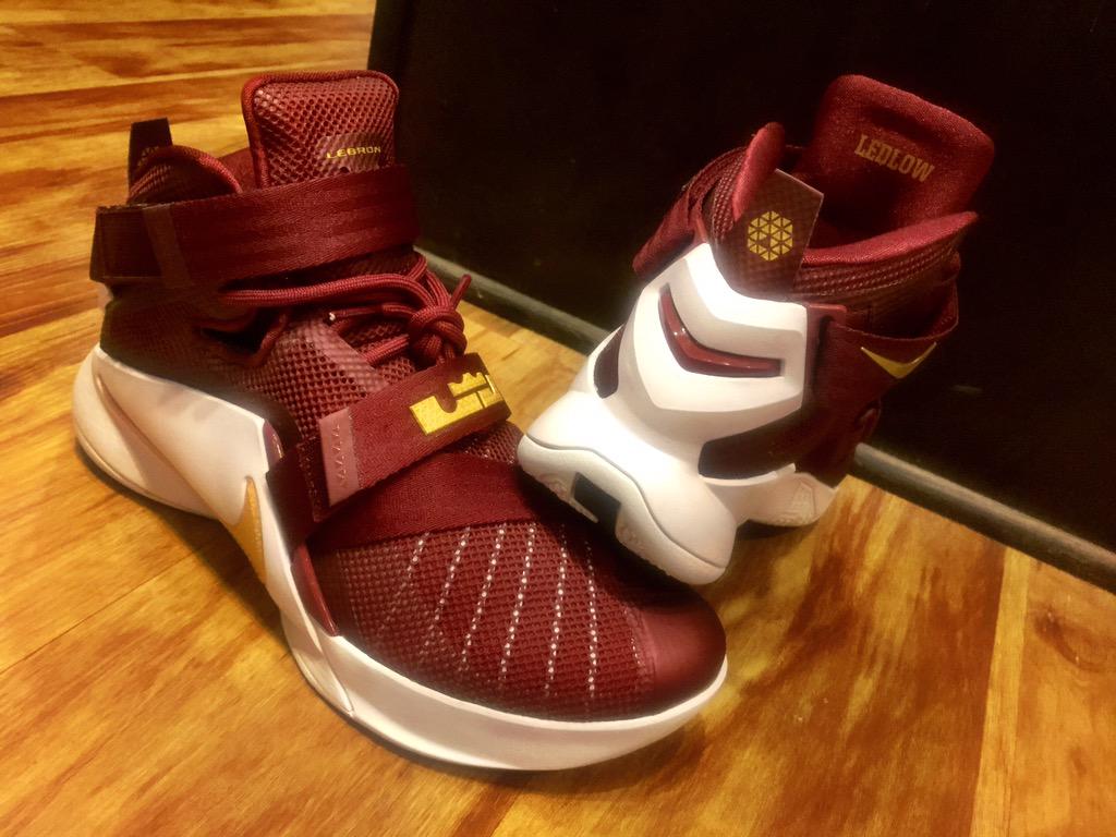 KristenLedlow's tweet photo. Customized #LeBron Soldier IX's reppin' my hometown! #garnetandgold #LEDLOW http://t.co/k6LpDwKCs9