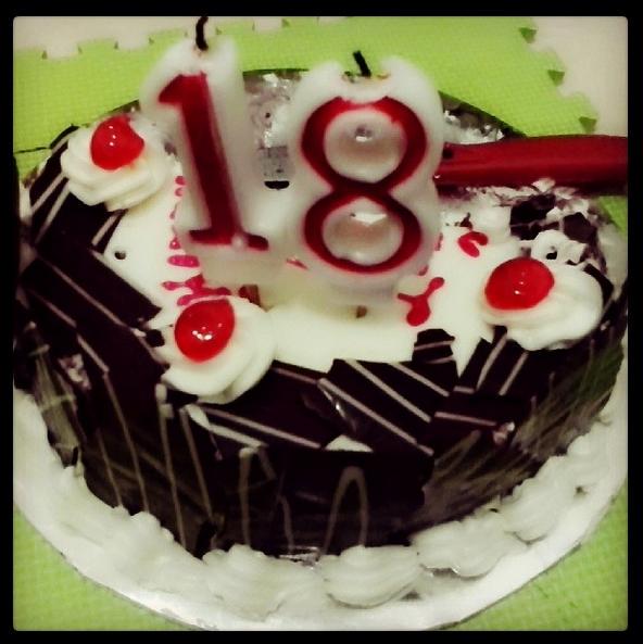 kyut_chan's tweet photo. Hbd 18 th
'Alfikha' http://t.co/XfFl7SRIYw