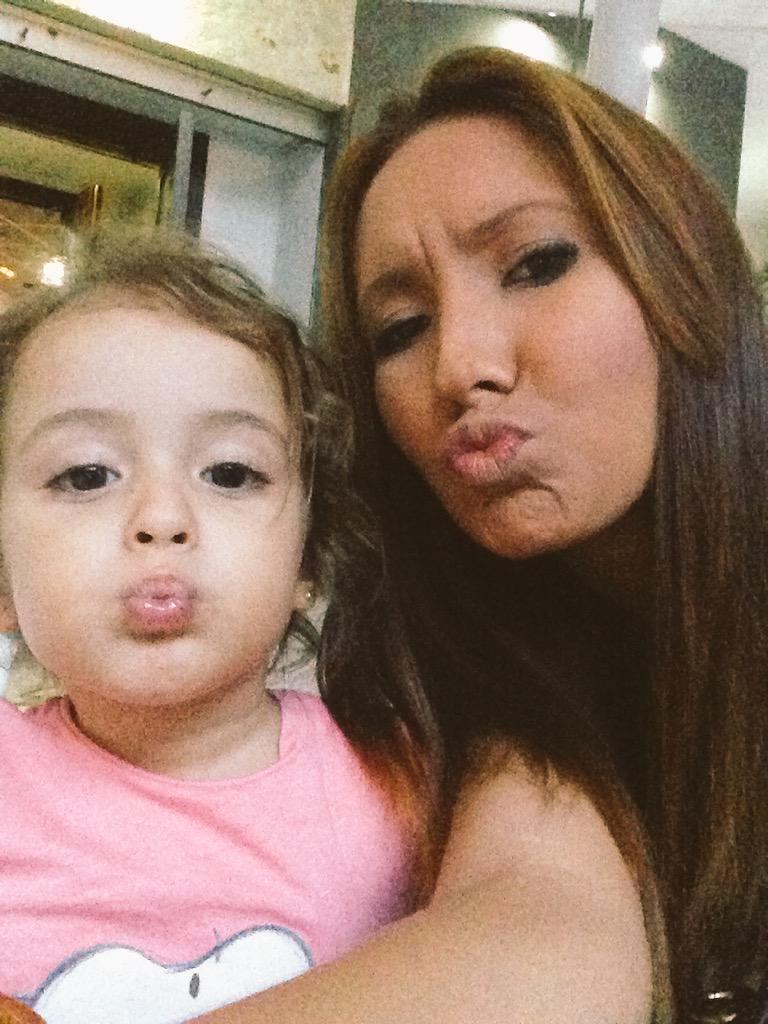 MiiniAli's tweet photo. Adoro a esta niña 😍 buenas noches! http://t.co/wVGp9Cwefl