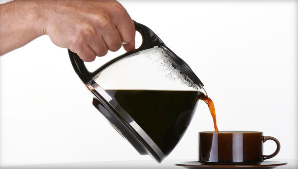 CBSHealth's tweet photo. What drinking coffee at night does to your body clock http://t.co/gZxgX0yMI8 http://t.co/kIjM8WQRvJ