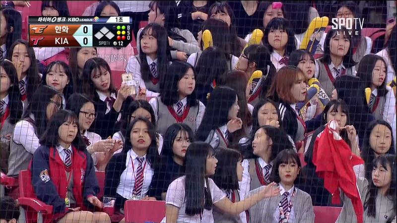 요즘 여고생들 입술 빨갬 | 인스티즈