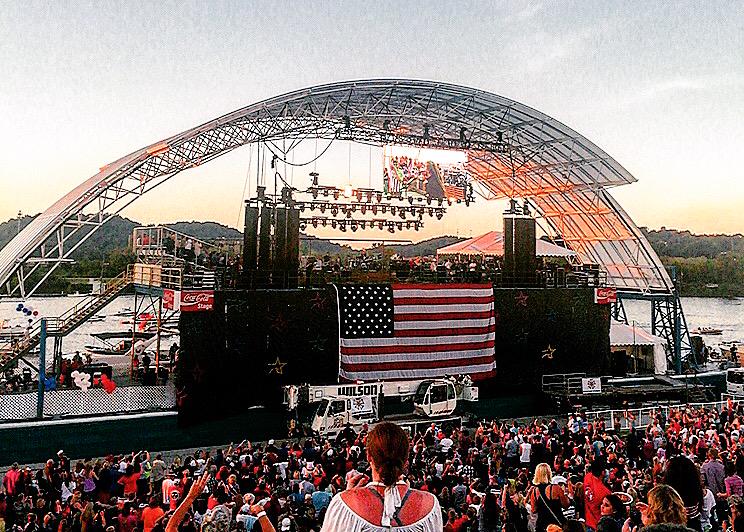 coreythacker20's tweet photo. Amazing night for #ChattanoogaUnite! @BrantleyGilbert put on one heck of a show! @AaronLewisMusic 🇺🇸USA🇺🇸 http://t.co/rRCRfVsQDy
