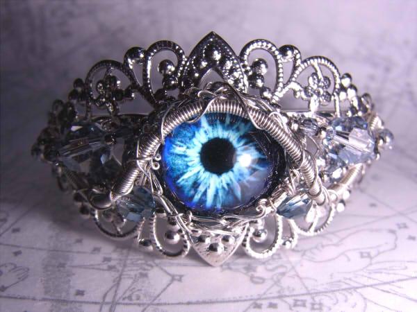 Crazystone コキュートスのバングル ギリシャ神話での地獄の最下層に流れるコキュートス 嘆きの川 とも呼ばれる川をイメージして作られたグラスアイを使用しました 土日の玻璃の庭の即売会で販売します ハリノニワ Http T Co M7zt6jbuhp Twitter