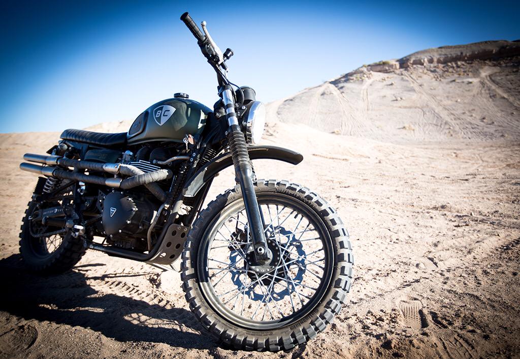 suziebos's tweet image. Insomniacal because my head is too busy with kittens and fluffy things. Oh no, just bikes... #bcbuilt #triumph