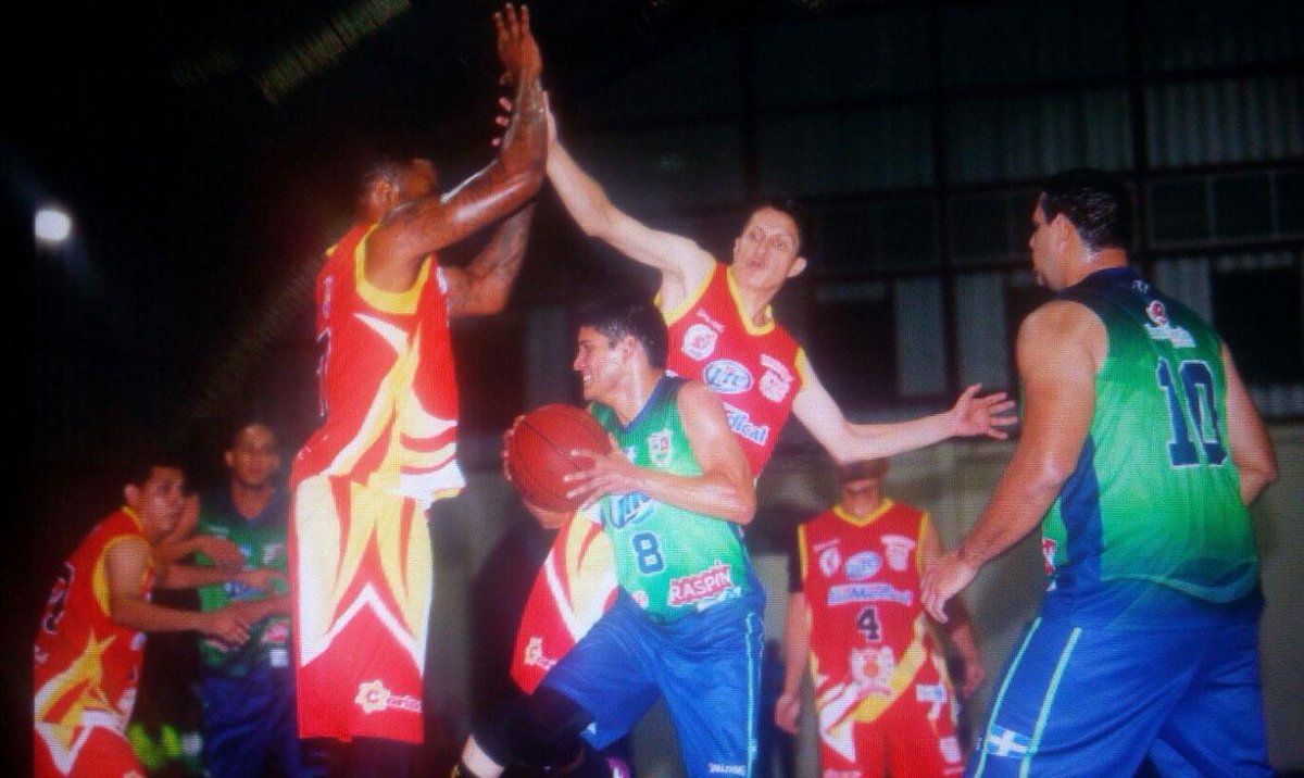 #LMB│ FINAL: Santa Tecla 105-61 Quezaltepeque #BKB.

(Foto: Violeta Martínez)