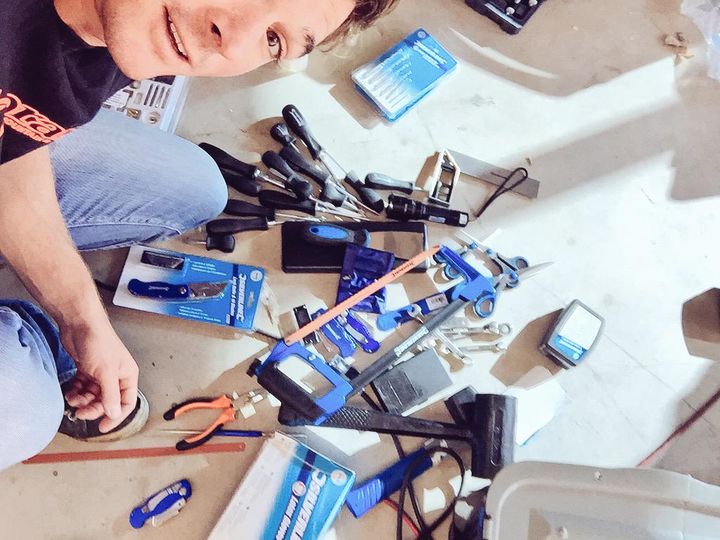 Silverline49ers's tweet photo. Organising our nice new @SilverlineTools ready to be loaded for our Worlds. Best tools to keep our boat in top shape! http://t.co/CZ27lRDOht