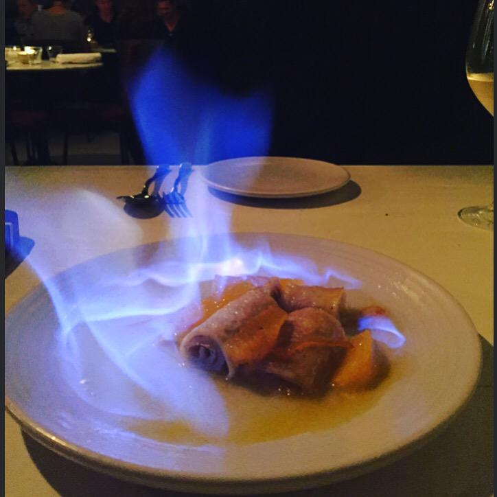 EtenMetMara's tweet photo. Franse tapa's. Ik vond dat best wel stom klinken. Maar bij het nieuwe The French Connection in Amsterdam werkt het. http://t.co/Sbx4ueE522