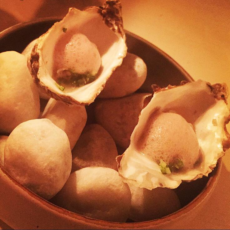 EtenMetMara's tweet photo. Franse tapa's. Ik vond dat best wel stom klinken. Maar bij het nieuwe The French Connection in Amsterdam werkt het. http://t.co/Sbx4ueE522