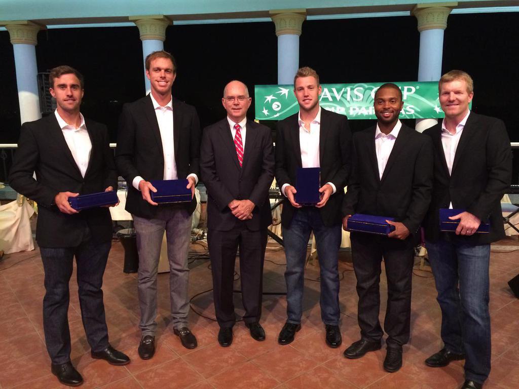 JackSock's tweet photo. 🇺🇸🎾@USDavisCupTeam @SamQuerrey @Yimlife1313 @SJohnson_89 http://t.co/c3SLS4chDG