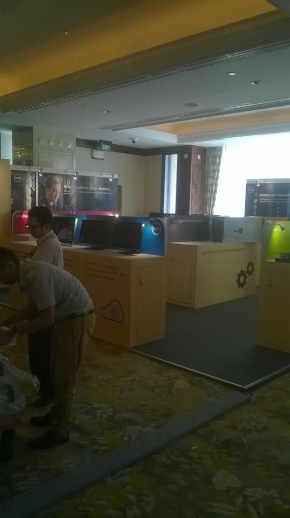 devisant's tweet photo. Prepare event 16-17 sept 2015 #DUF2015 #BeFutureReady #maxcloudID @MaxCloudID http://t.co/Fo7cxMGcuA