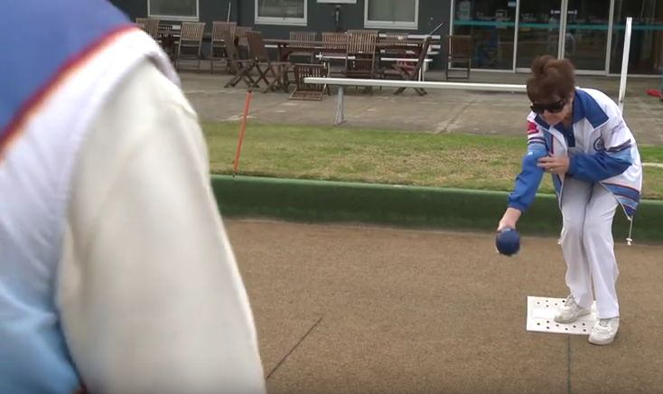 Check out BA's &amp; <a href="/BowlsVictoria/">Bowls Victoria</a>'s instructional video about coaching a vision impaired bowler. bit.ly/1FhWx7Q